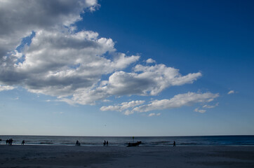 Fototapeta na wymiar view of clouds over the beach