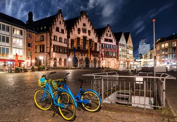 Historisches Zentrum von Frankfurt in der Abenddämmerung © EKH-Pictures