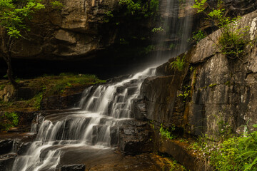 Fototapeta na wymiar Side view of waterfall
