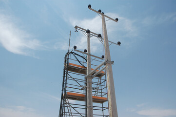 Galpon metalico construccion trabajadores  postes  de electricidad galvanizado estructura metalica...