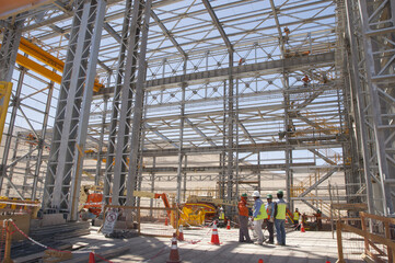 Galpon metalico construccion trabajadores  postes  de electricidad galvanizado estructura metalica...