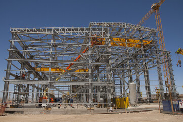 Galpon metalico construccion trabajadores  postes  de electricidad galvanizado estructura metalica...