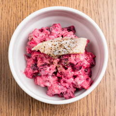 beetroot salad with herring