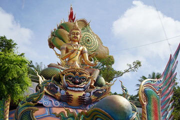 golden buddha statue in thailand