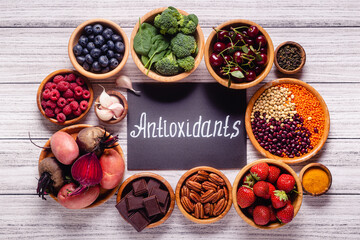 Healthy foods high in antioxidants.