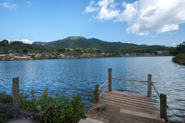 Obraz premium wooden pier on the lake in Thailand