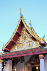 Fototapeta premium TEMPLE Wat Phra Si Rattana Mahathat AVEC SON BOUDDHA CHINARAT - PHITSANULOK - THAILANDE