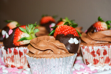 fun strawberry chocolate cupcakes