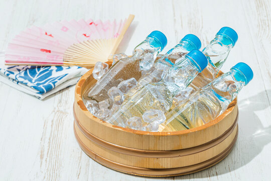 ラムネ　冷えたラムネ　夏イメージ
