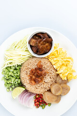 thai fried rice with shrimp paste, khao kluk kapi