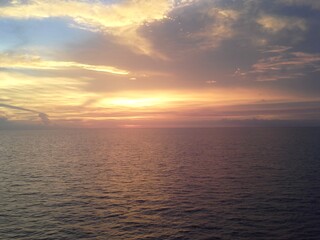 Sonnenuntergang auf dem Indischen Ozean 