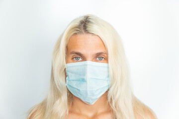 girl in a mask from covid-2019