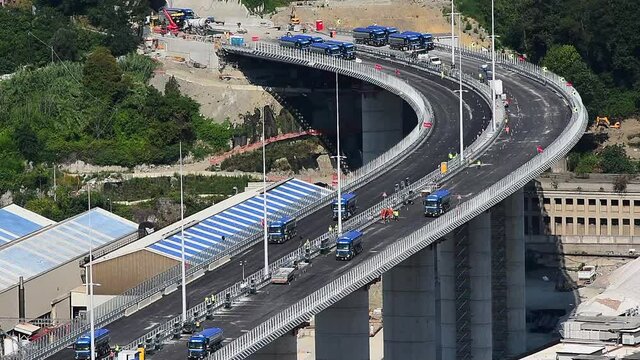  Video editoriale: Ponte di Genova, collaudo con i tir della ditta di autotrasporti Germani di Brescia