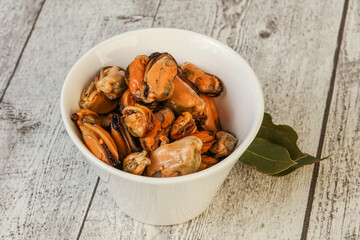 Pickled mussels in the bowl