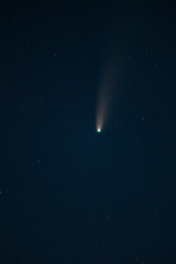 Komet Neowise, Nahaufnahe, Meteoroid bei Nacht, Sternenhimmel