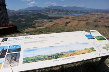 Cairano - Cartello panoramico a Borgo Castello