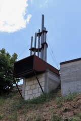 Cairano - Organo a vento sulla cima del borgo castello