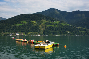 Fototapeta na wymiar Touristic boat on Zeller Lake, Zell am See, Austria, Europe