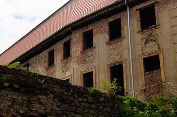 old abandoned building