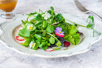 Green leaf salad