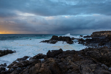 Fototapeta na wymiar A powerful storm in the Atlantic Ocean in a bay on the coast of Tenerife.
