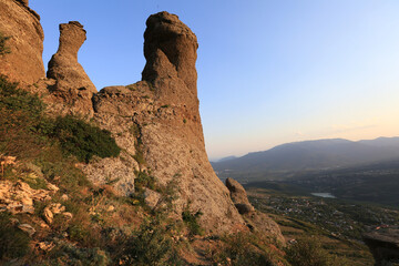 Fototapeta na wymiar Rock formations of the Demerdji mountain, Crimea. View of the Valley of Ghosts