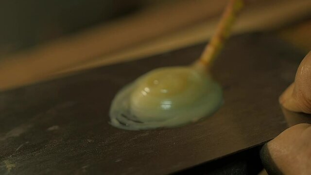 mixing epoxy resin glue for wood slow motion