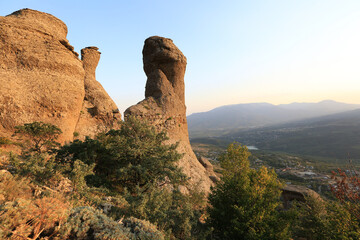 Fototapeta na wymiar Rock formations of the Demerdji mountain, Crimea. View of the Valley of Ghosts