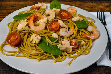 whole wheat spagetti witshrimp and tuna