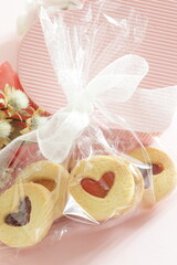 heart shaped cookie in plastic bag for homemade gift