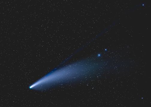 Fototapeta Comète Neowise C/2020 f3 Juillet 2020, gros plan, Haute-Savoie, France