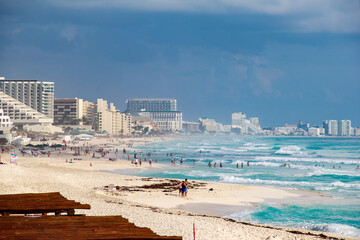 Canc&uacute;n, playas, playa, juguetes, mu&ntilde;eca, rusia, matrioska, souvenir, variopinto, arte, ruinas, tradicional, madera, color, rojo, familia, decoraciones, blanco, pintada, cultura, regalo, juguete, arte,