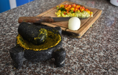 Dressing make with a traditional molcajete
