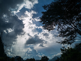 Obraz premium clouds and trees