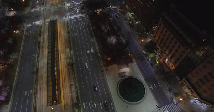 Transito 9 de Julio por la noche