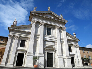 Fototapeta na wymiar The Urbino Cathedral in Urbino, ITALY