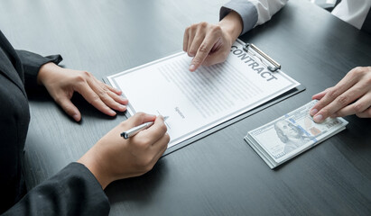 The business owner personally signed the deal, closing the deal by accepting bribes. The idea of ​​corruption and venality concept