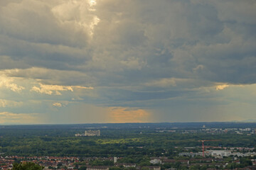 Regenwolken über Karlsruhe