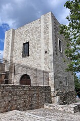 Fototapeta na wymiar Sant'Angelo dei Lombardi - Torre del castello