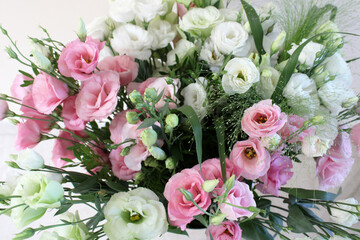 Bouquet de fleurs, blanc, rose, vert, romantique