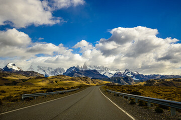 The road towards the famous summit Fitz Roy in clouds in El Chalten in Argentina. - obrazy, fototapety, plakaty