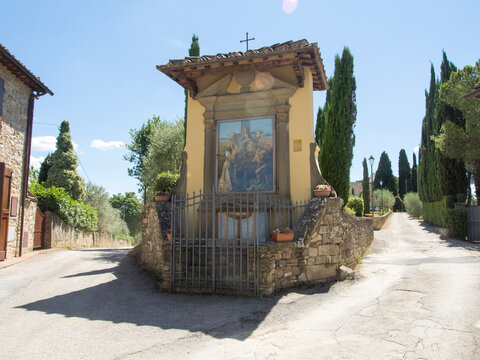 Italia,Toscana, zona del Chianti. Tabernacolo a San Lolino.