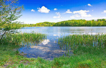 Obraz na płótnie Canvas beautyfull lake view in summer time