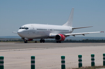 737 como motores rojos