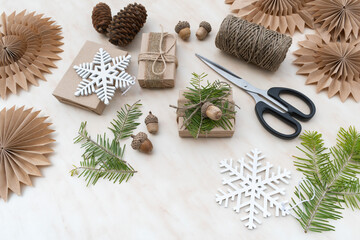Hand crafted gifts with natural Christmas decorations without plastic.