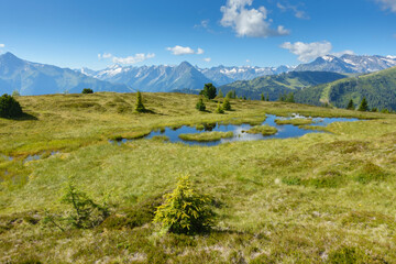 Fototapeta na wymiar Bergsee in den Zillertaler Alpen ein herrliches Wandergebiet