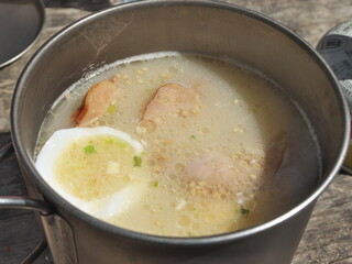 登山で作るインスタントラーメン