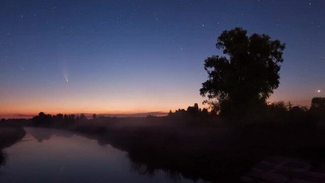 Comet Neowise C/2020 F3 at sunet over the river