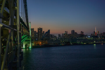 Obraz premium Rainbow Bridge Lights at Night Tokyo Japan
