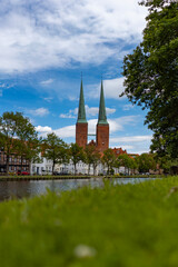 Fototapeta na wymiar Dom von Hansestadt Lübeck